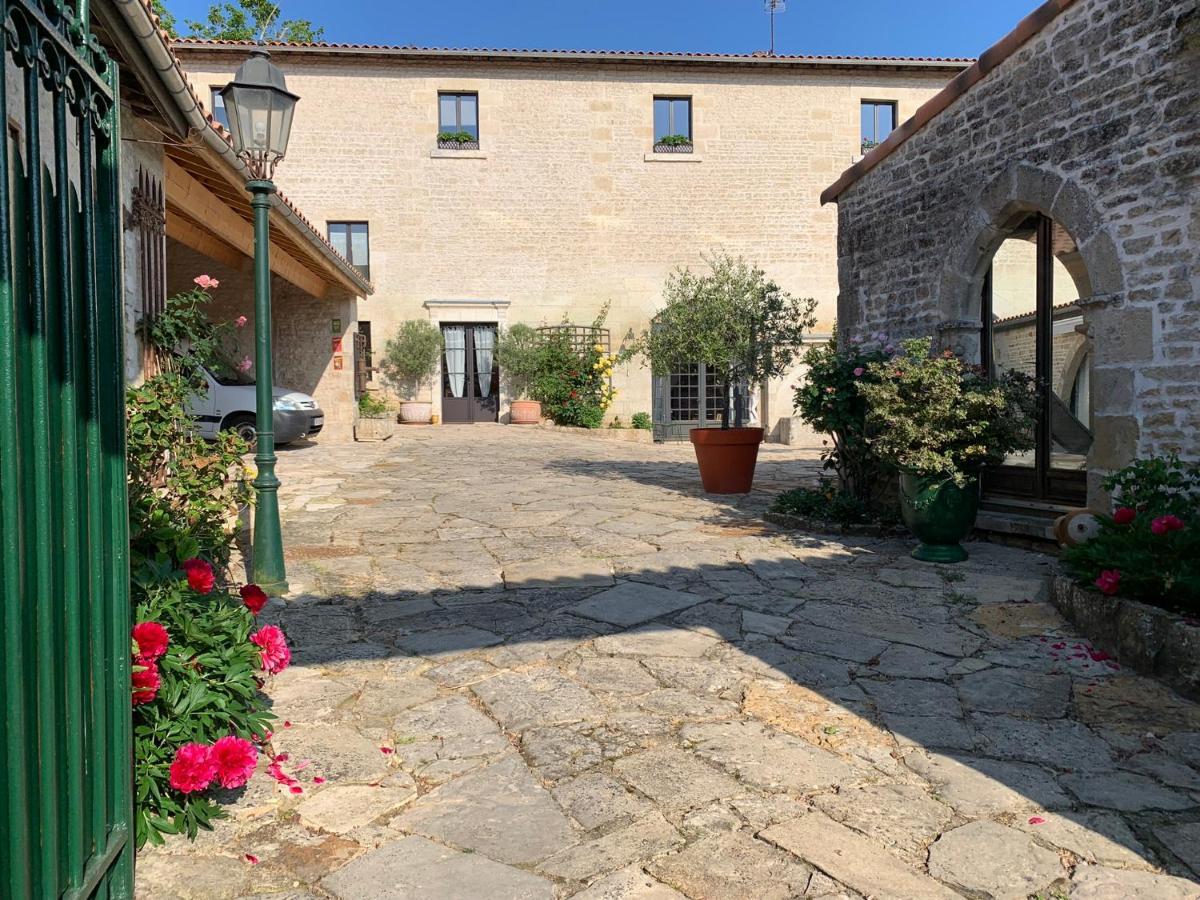 Logis De La Roche - Niort - Chauray Hotel Buitenkant foto