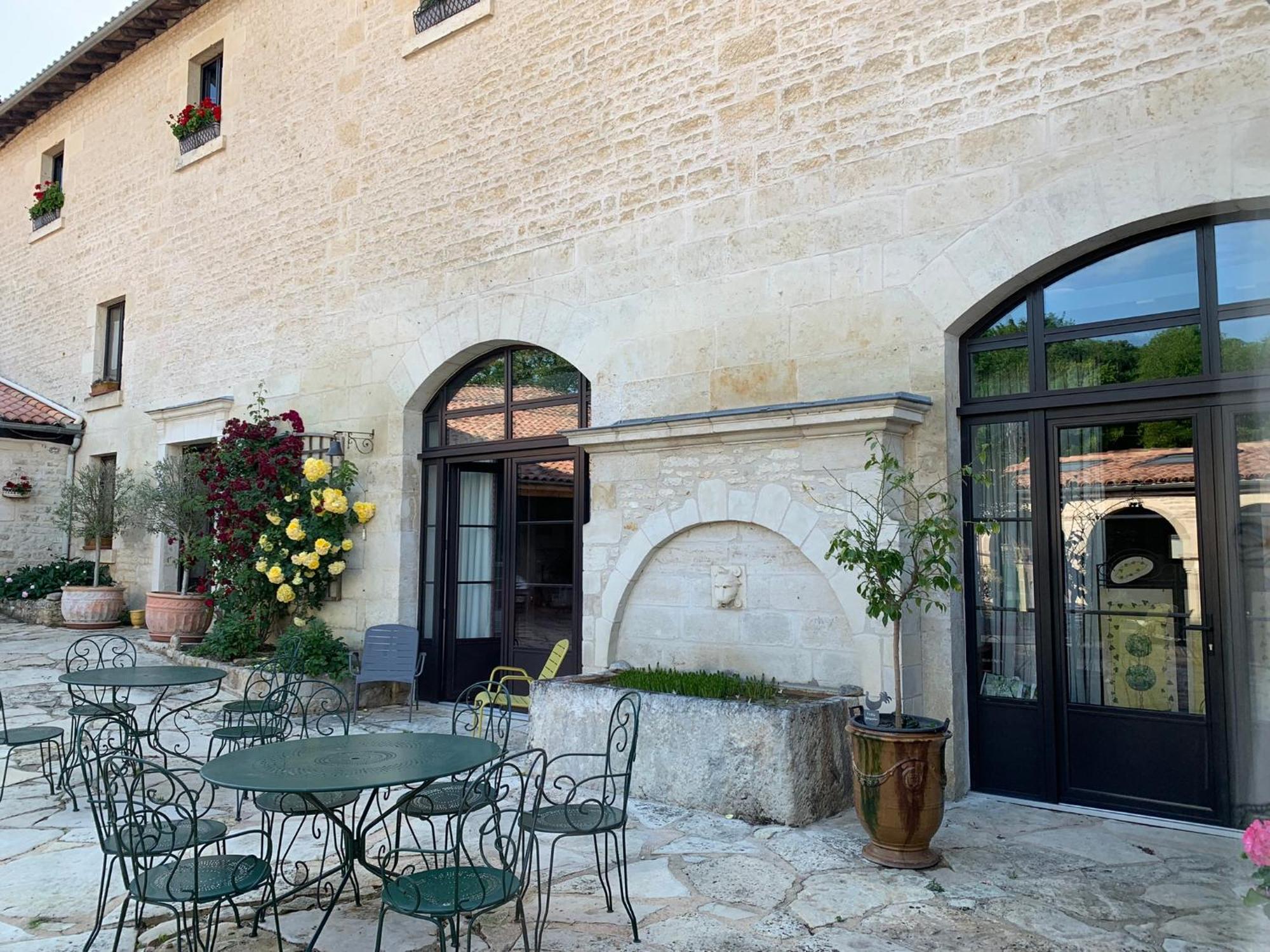 Logis De La Roche - Niort - Chauray Hotel Buitenkant foto