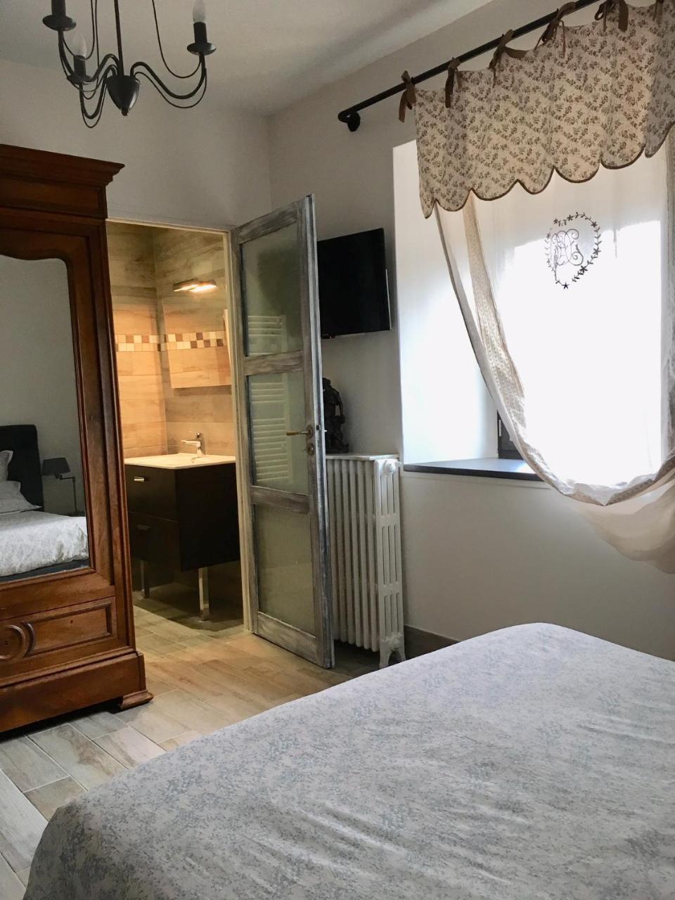 Logis De La Roche - Niort - Chauray Hotel Buitenkant foto